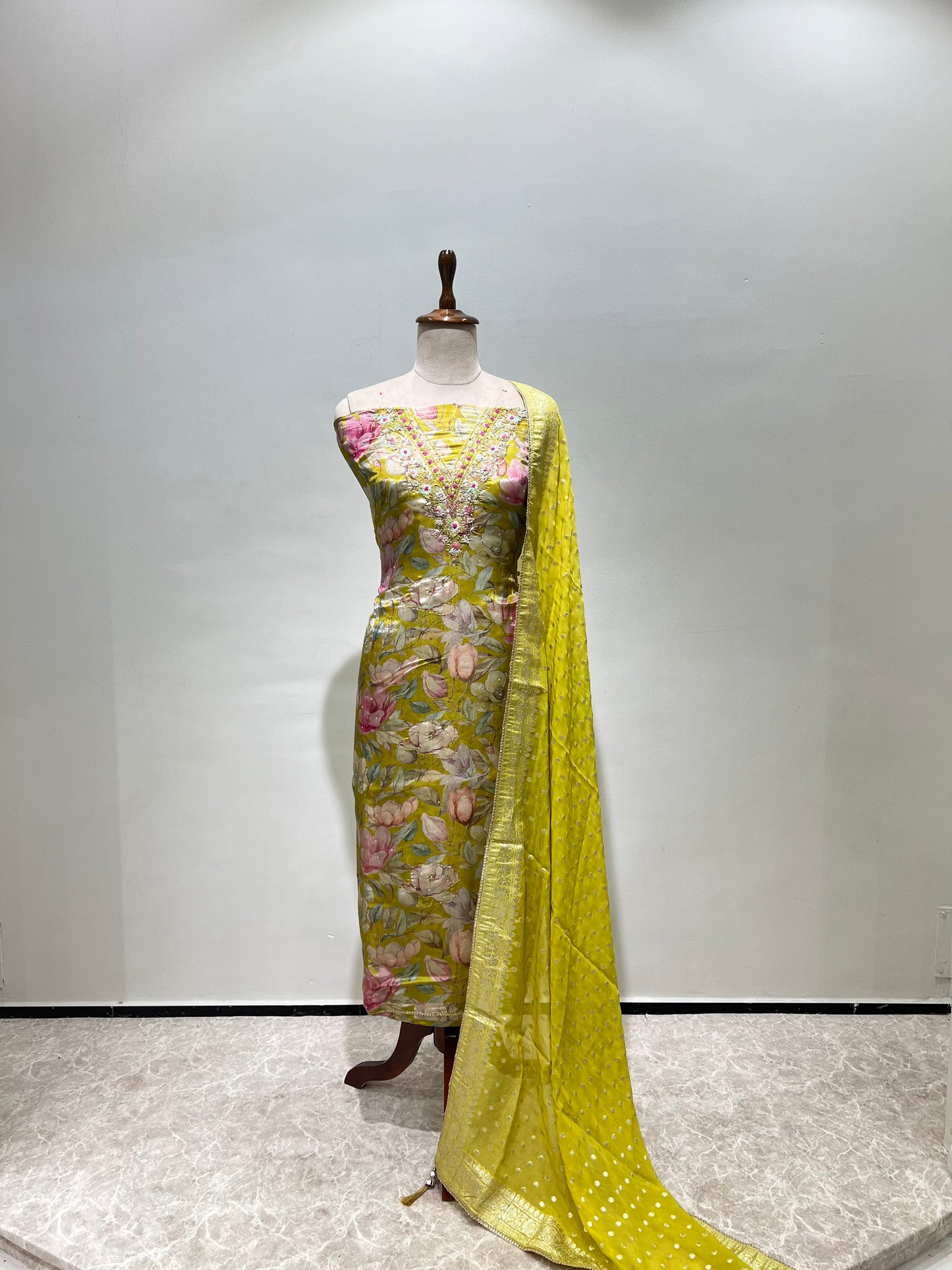 Garden printed and neck embroidery suit set