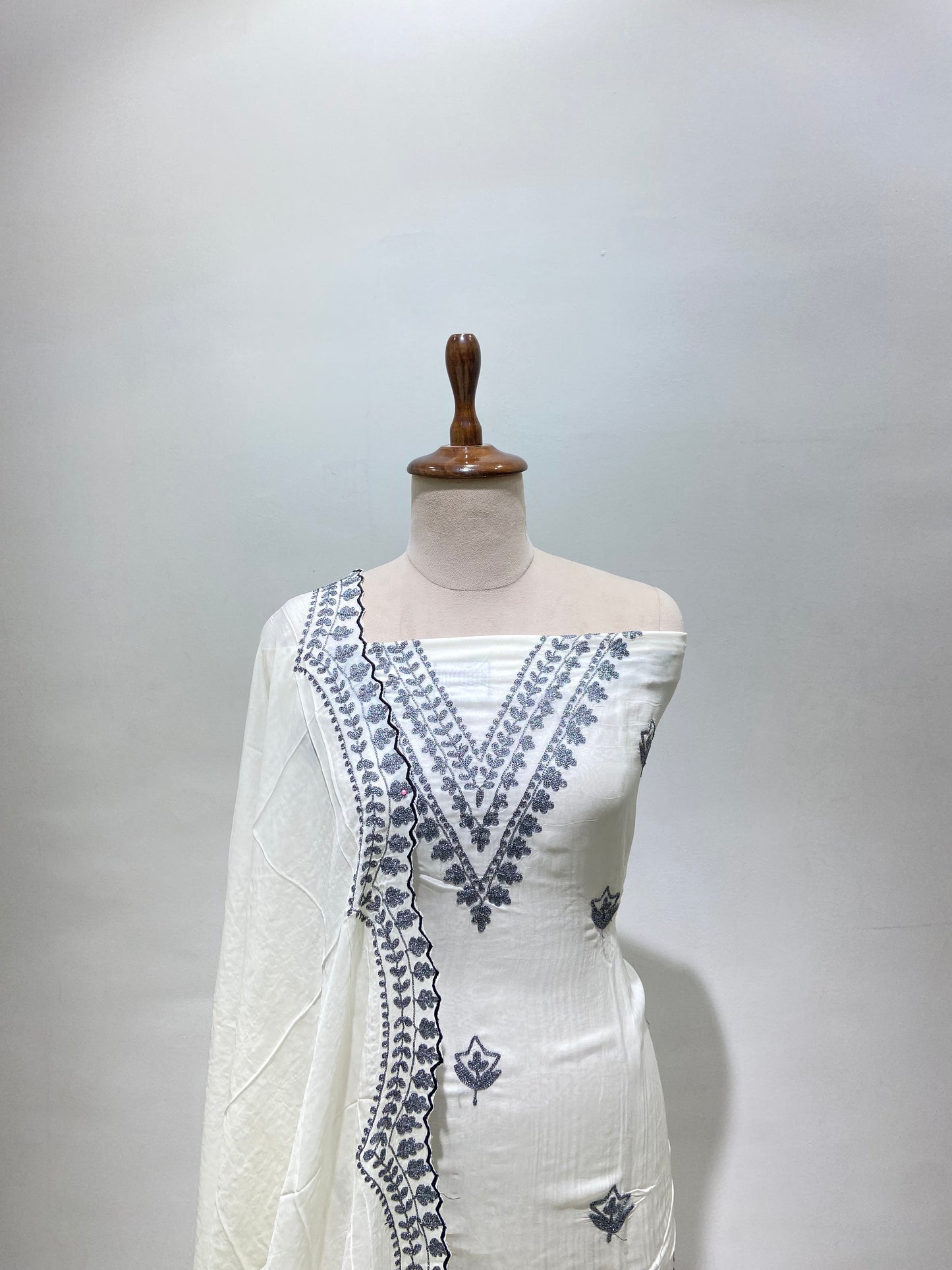 Elegend white suit set