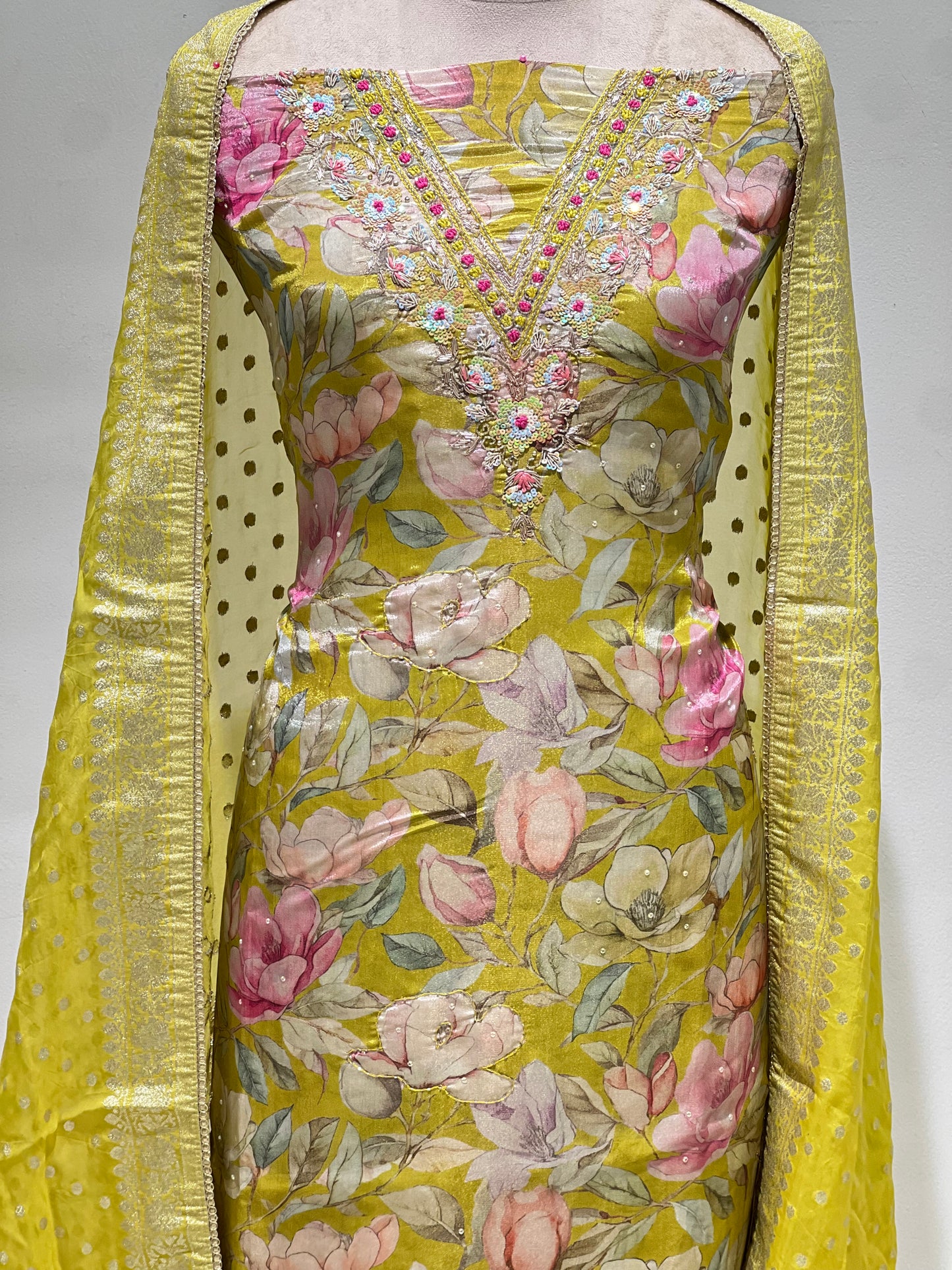 Garden printed and neck embroidery suit set