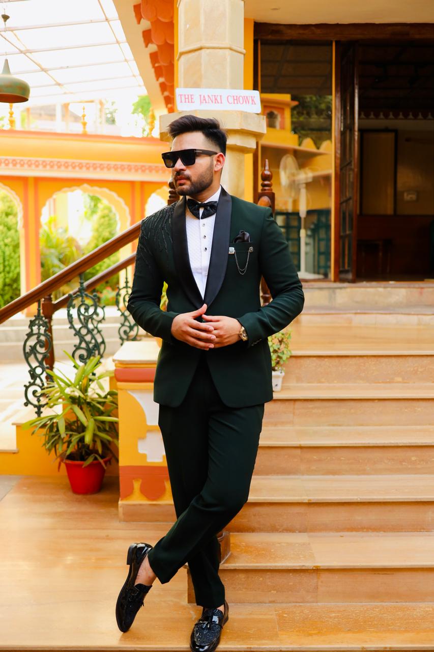 Bespoke Luxury: Handcrafted Wedding & Party Tuxedos